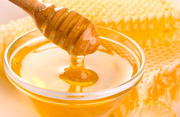مكونات العسل و صفاته و هو يعد أحد أهم منتجات خلية النحل